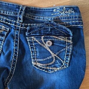 SILVER JEANS CO. Suki Contrast Stitching Medium Rise Boot Cut Jeans W28 L30